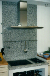 Herdplatte/Rückwand aus Naturstein